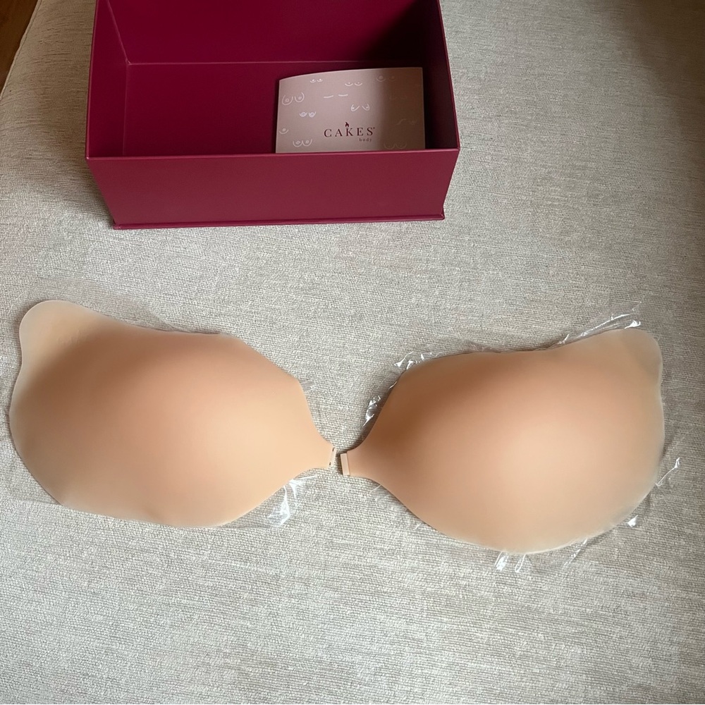 Cakes Cleavage bra